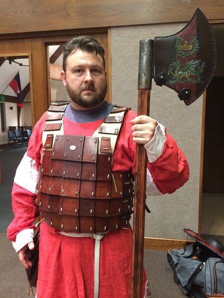 File:R-Dagan-axe-scale.jpeg