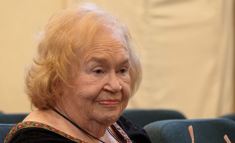 File:Mistress Caroline.jpg