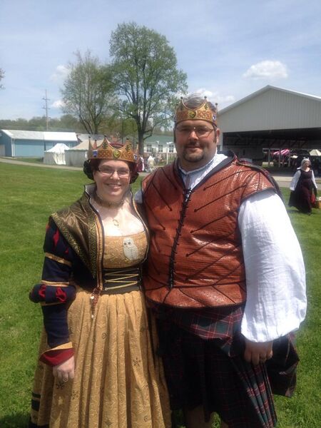 File:Snow White Dress with Huntsman.jpg